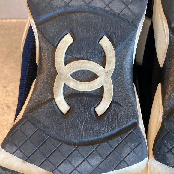 Women's Chanel Suede CC cruise suede trainer - Picture 15 of 16